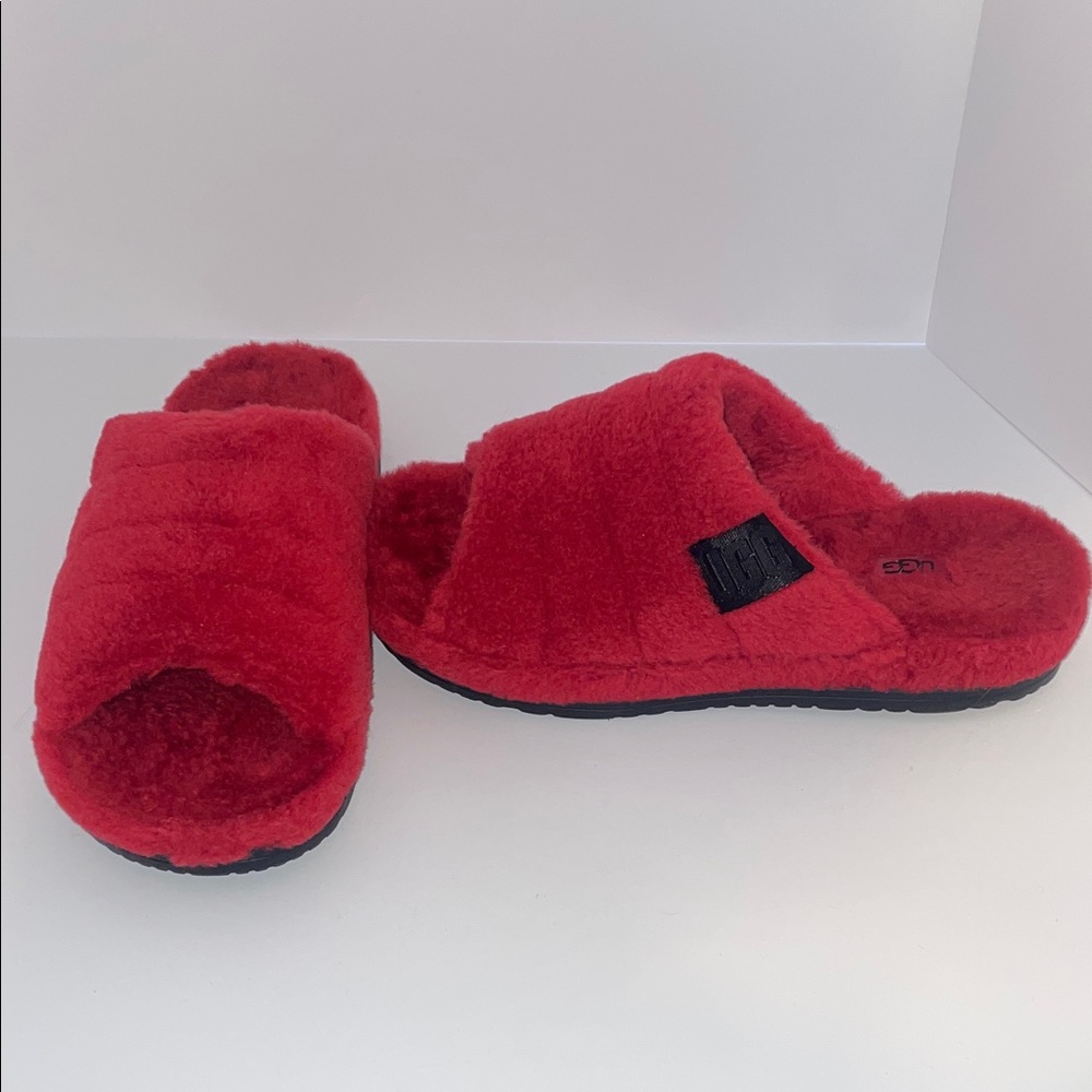 ♥️UGG Fluff You Slide ,Samba Red Size 9 M /W 11